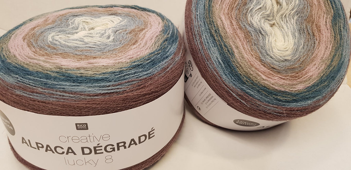 Creative Alpaca Degrade Lucky 8