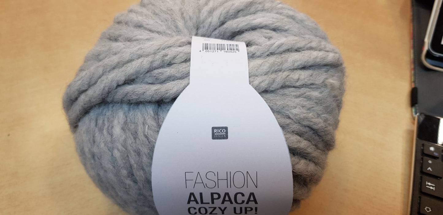Fashion Alpaca Cozy Up